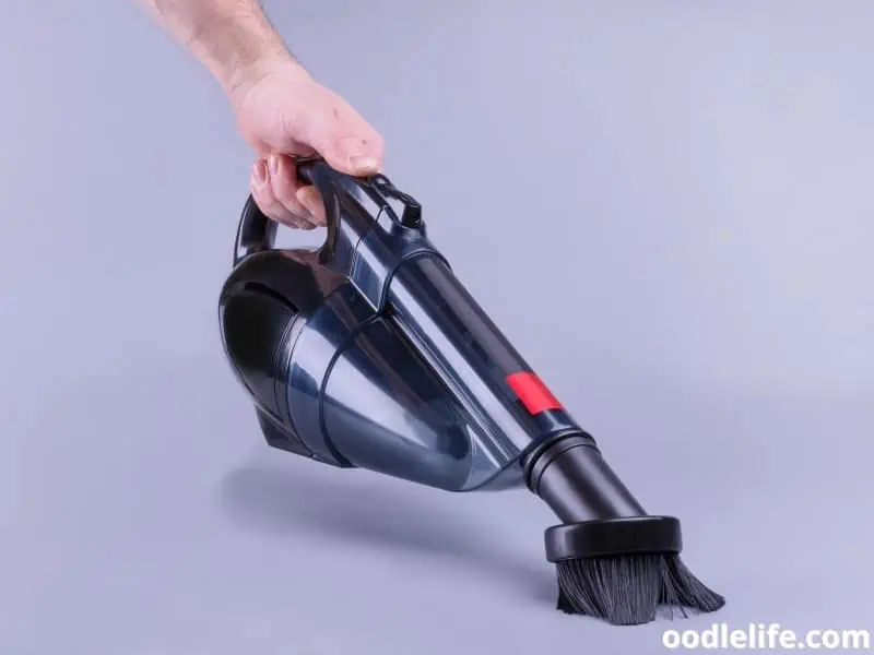 handheld car vacuum with brush