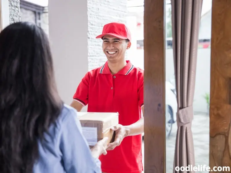 delivery man handing order